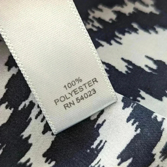 Banana Republic Ladies Size M V Neck  3/4 Sleeved Blouse - Picture 7 of 12